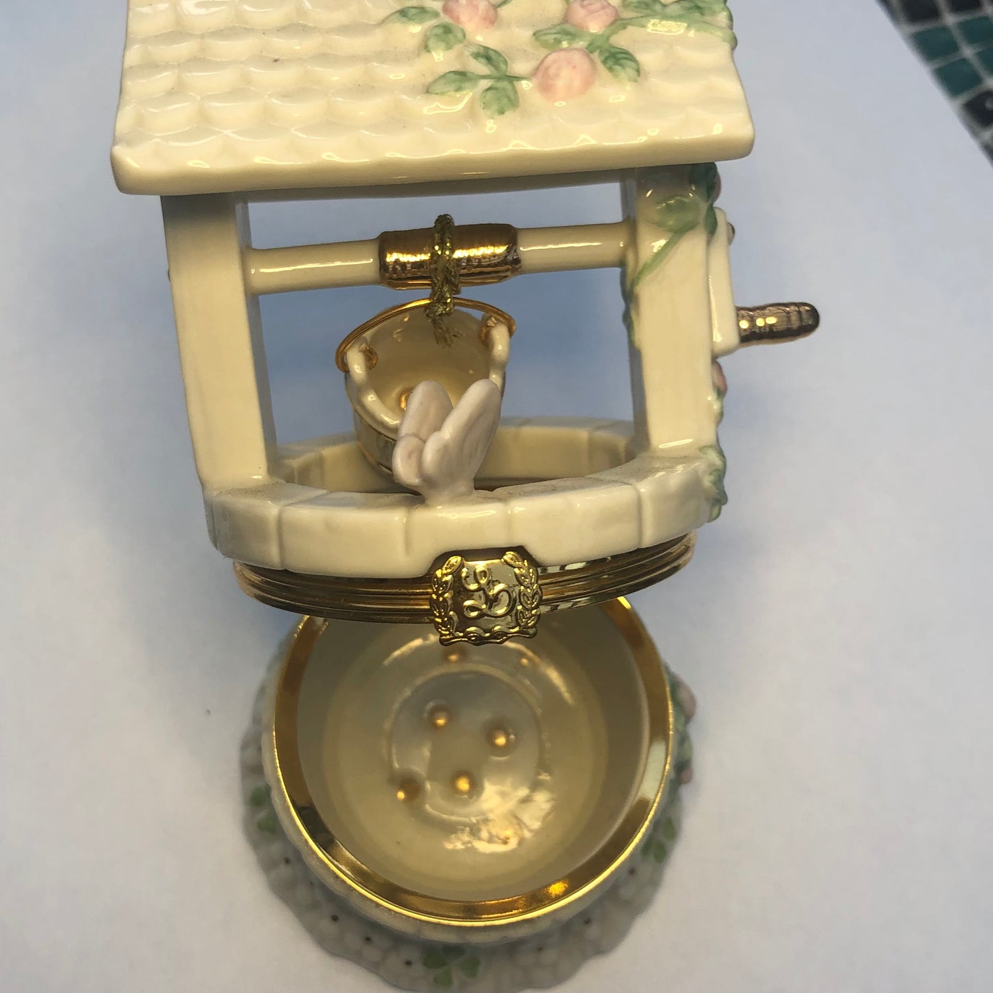 Wishing Well Ceramic Trinket Box