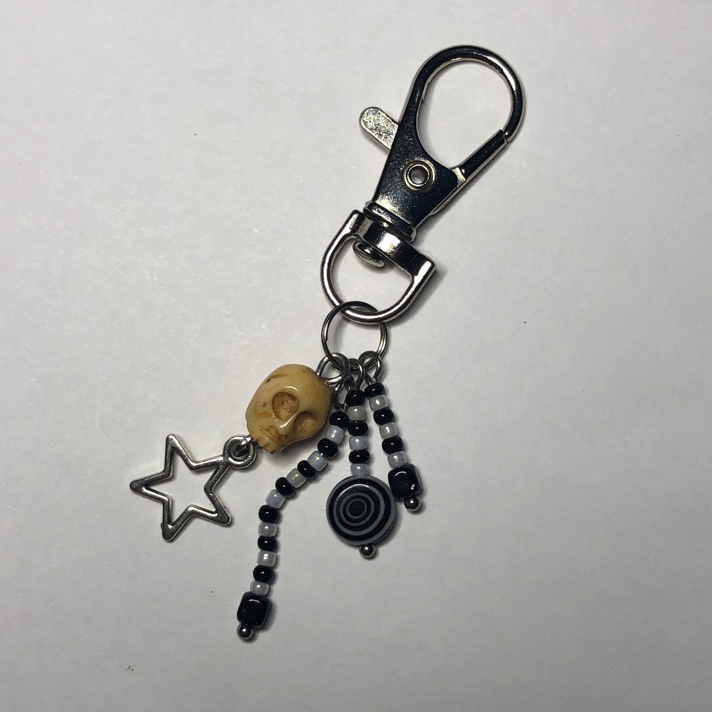 “Lil skull” beaded keychain